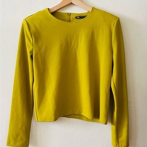 👚Shoulders pads top Zara